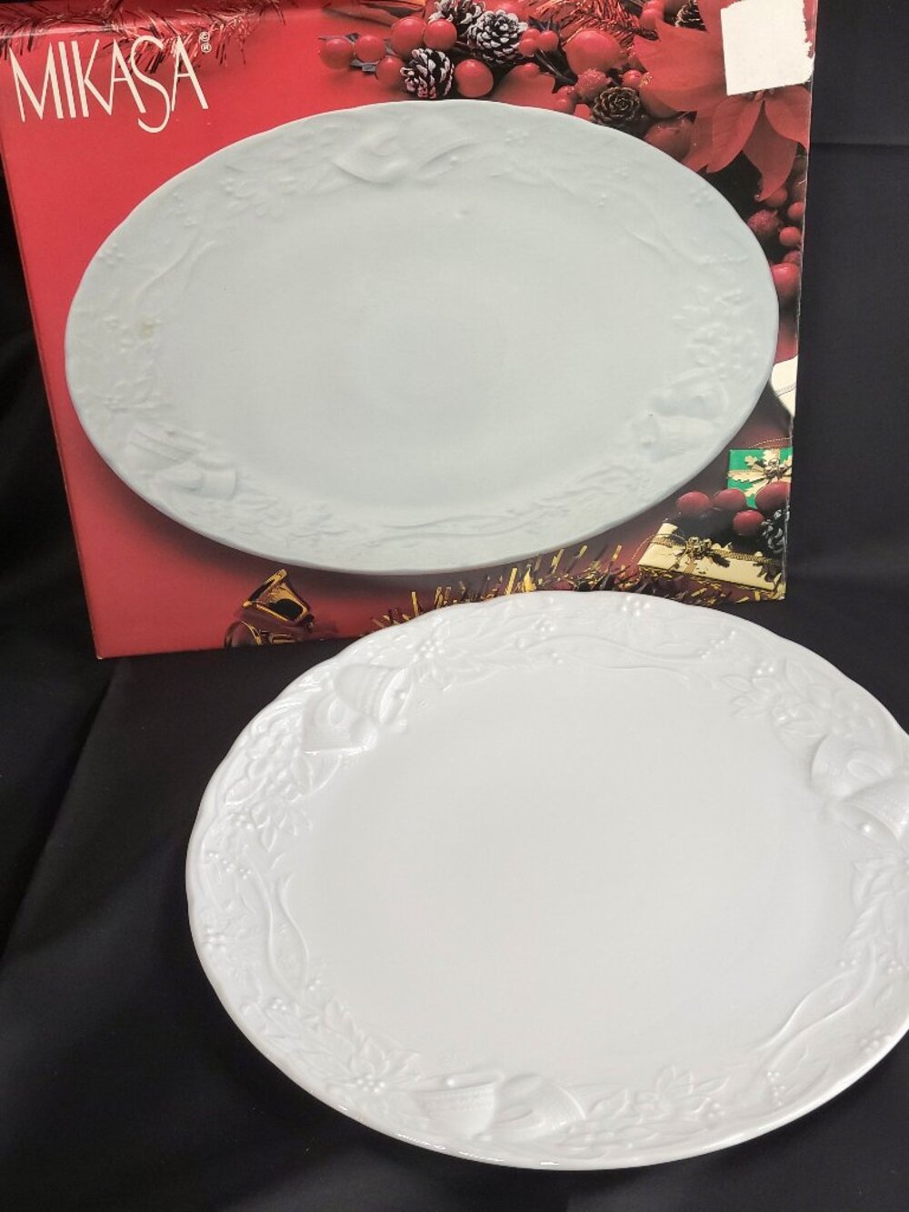 Vintage Mikasa UH601 Festive Bells White Holiday Christmas Round 12.5" Platter